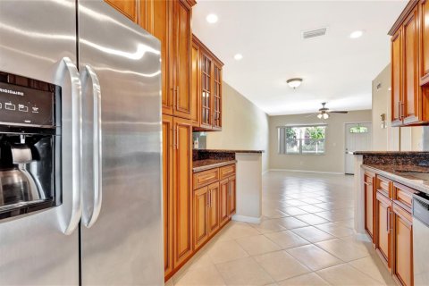 Condominio en venta en Margate, Florida, 1 dormitorio, 68.19 m2 № 2085654 - foto 4