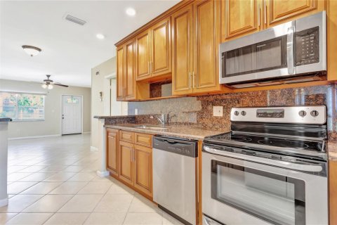 Condominio en venta en Margate, Florida, 1 dormitorio, 68.19 m2 № 2085654 - foto 3