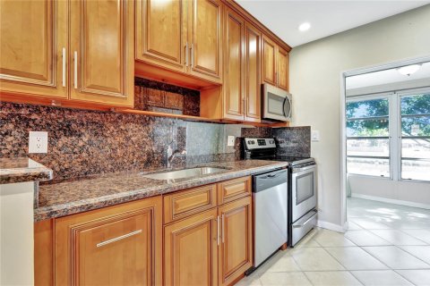 Condominio en Margate, Florida, 1 dormitorio  № 2085654