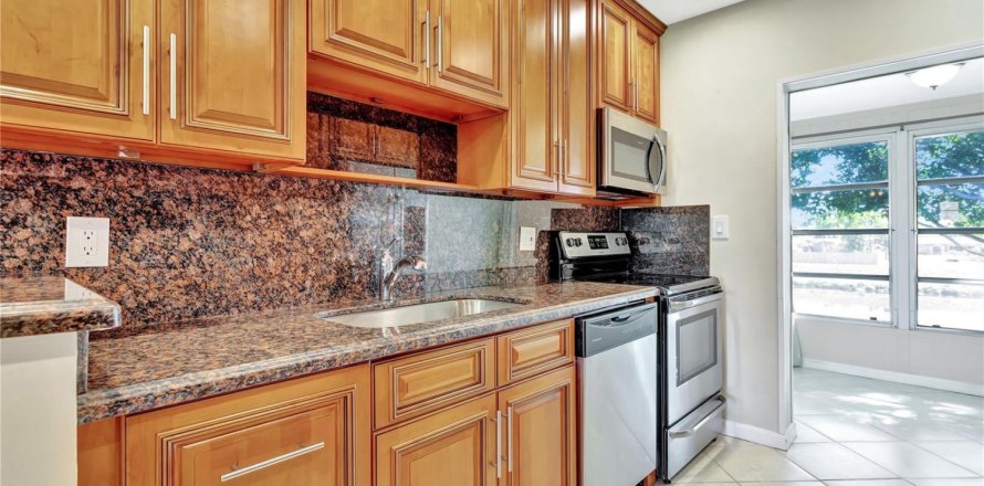 Condominio en Margate, Florida, 1 dormitorio  № 2085654