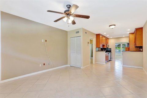 Condominio en venta en Margate, Florida, 1 dormitorio, 68.19 m2 № 2085654 - foto 11