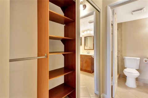 Condominio en venta en Margate, Florida, 1 dormitorio, 68.19 m2 № 2085654 - foto 23