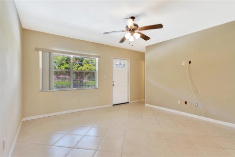 Condominio en venta en Margate, Florida, 1 dormitorio, 68.19 m2 № 2085654 - foto 10