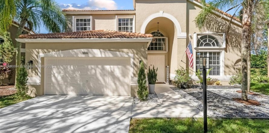 Villa ou maison à Parkland, Floride 4 chambres, 237.37 m2 № 1964013