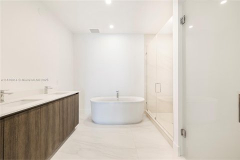 Copropriété à vendre à Sunny Isles Beach, Floride: 2 chambres, 128.95 m2 № 1772590 - photo 15