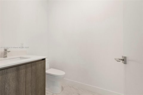 Copropriété à vendre à Sunny Isles Beach, Floride: 2 chambres, 128.95 m2 № 1772590 - photo 10