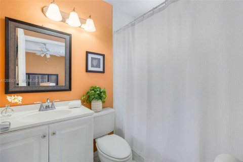Condo in Miami, Florida, 2 bedrooms  № 2068861 - photo 22