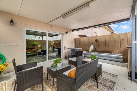 Condo in Miami, Florida, 2 bedrooms  № 2068861 - photo 29