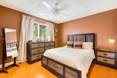 Condo in Miami, Florida, 2 bedrooms  № 2068861 - photo 20