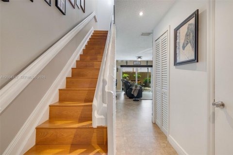 Condo in Miami, Florida, 2 bedrooms  № 2068861 - photo 2