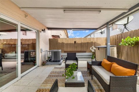 Condo in Miami, Florida, 2 bedrooms  № 2068861 - photo 27