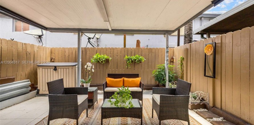 Condo in Miami, Florida, 2 bedrooms  № 2068861