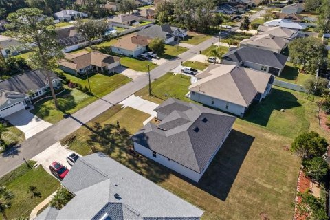 House in Palm Coast, Florida 4 bedrooms, 167.22 sq.m. № 1777299 - photo 9