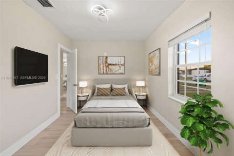 House in Miami, Florida 3 bedrooms, 86.96 sq.m. № 2003225 - photo 8