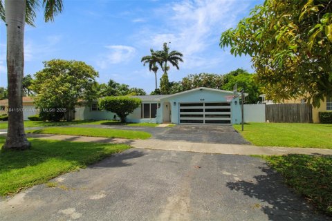 House in Cutler Bay, Florida 3 bedrooms, 152.36 sq.m. № 1834068 - photo 3