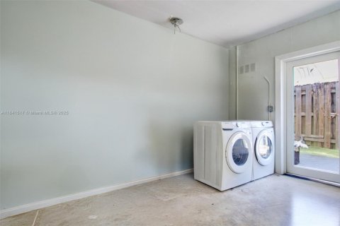House in Cutler Bay, Florida 3 bedrooms, 152.36 sq.m. № 1834068 - photo 23