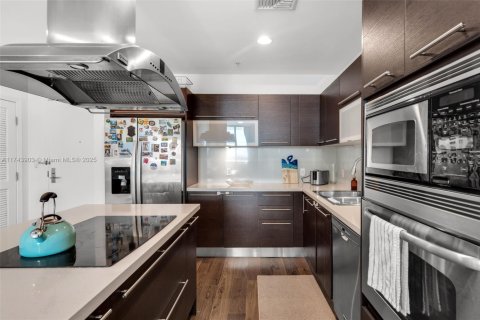 Купить кондоминиум в Норт-Бей-Виллидж, Флорида 2 спальни, 103.4м2, № 1943079 - фото 16