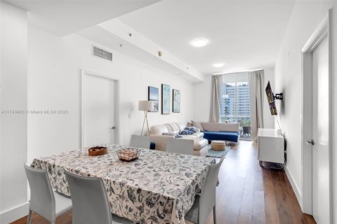 Купить кондоминиум в Норт-Бей-Виллидж, Флорида 2 спальни, 103.4м2, № 1943079 - фото 9