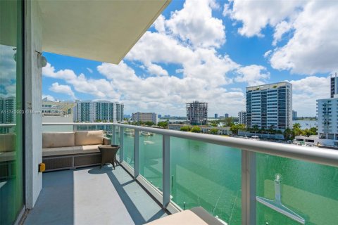 Купить кондоминиум в Норт-Бей-Виллидж, Флорида 2 спальни, 103.4м2, № 1943079 - фото 1