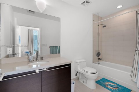 Купить кондоминиум в Норт-Бей-Виллидж, Флорида 2 спальни, 103.4м2, № 1943079 - фото 23