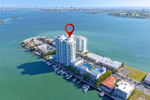 Купить кондоминиум в Норт-Бей-Виллидж, Флорида 2 спальни, 103.4м2, № 1943079 - фото 2