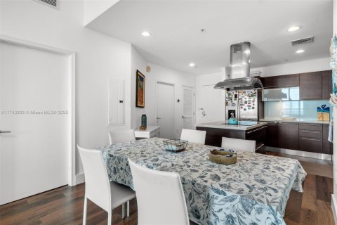 Купить кондоминиум в Норт-Бей-Виллидж, Флорида 2 спальни, 103.4м2, № 1943079 - фото 14