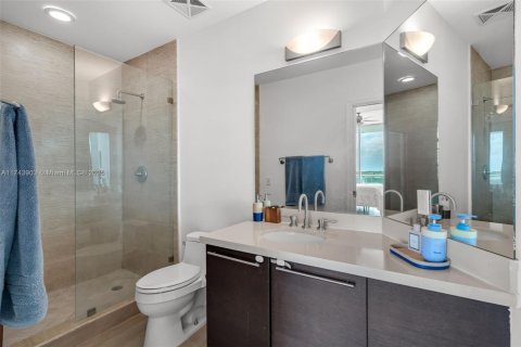 Купить кондоминиум в Норт-Бей-Виллидж, Флорида 2 спальни, 103.4м2, № 1943079 - фото 28