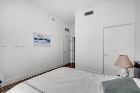 Купить кондоминиум в Норт-Бей-Виллидж, Флорида 2 спальни, 103.4м2, № 1943079 - фото 22