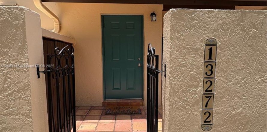 Touwnhouse à Miami, Floride 3 chambres, 122.63 m2 № 1890922
