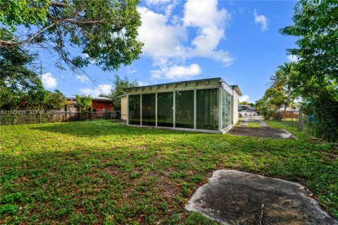 Villa ou maison à vendre à Miami, Floride: 3 chambres, 114.64 m2 № 1987340 - photo 27