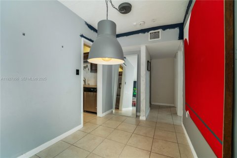 Villa ou maison à vendre à Miami, Floride: 3 chambres, 114.64 m2 № 1987340 - photo 12