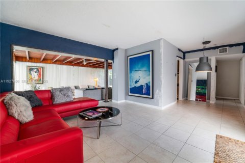Villa ou maison à vendre à Miami, Floride: 3 chambres, 114.64 m2 № 1987340 - photo 10