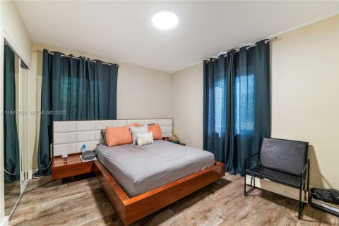 Villa ou maison à vendre à Miami, Floride: 3 chambres, 114.64 m2 № 1987340 - photo 17