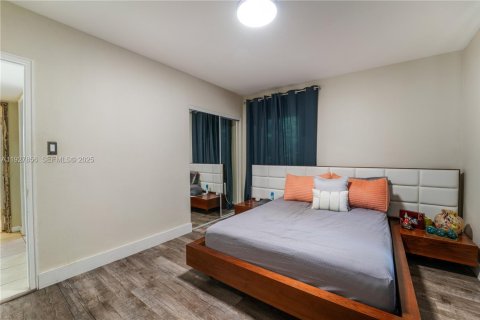 Villa ou maison à vendre à Miami, Floride: 3 chambres, 114.64 m2 № 1987340 - photo 18