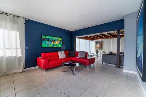 Villa ou maison à vendre à Miami, Floride: 3 chambres, 114.64 m2 № 1987340 - photo 11