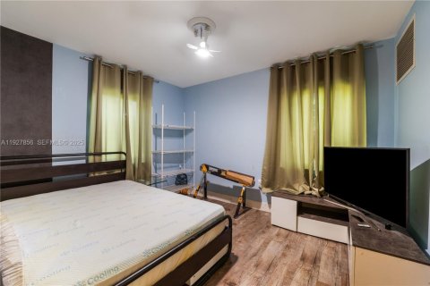 Villa ou maison à vendre à Miami, Floride: 3 chambres, 114.64 m2 № 1987340 - photo 19