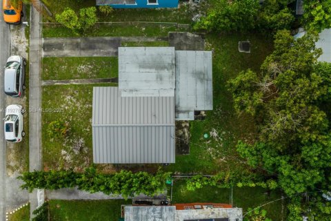 Villa ou maison à vendre à Miami, Floride: 3 chambres, 114.64 m2 № 1987340 - photo 3