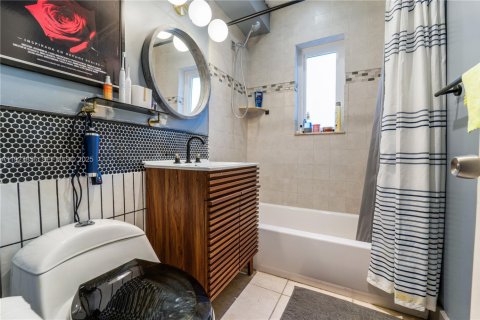 Villa ou maison à vendre à Miami, Floride: 3 chambres, 114.64 m2 № 1987340 - photo 21