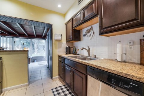 Villa ou maison à vendre à Miami, Floride: 3 chambres, 114.64 m2 № 1987340 - photo 15