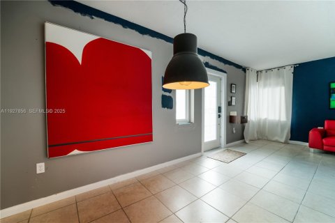 Villa ou maison à vendre à Miami, Floride: 3 chambres, 114.64 m2 № 1987340 - photo 9