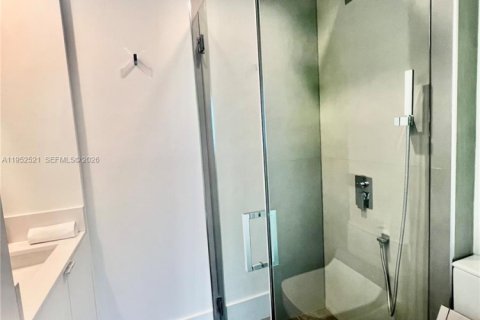 Condominio en alquiler en Miami Beach, Florida, 3 dormitorios, 143.63 m2 № 2054439 - foto 24