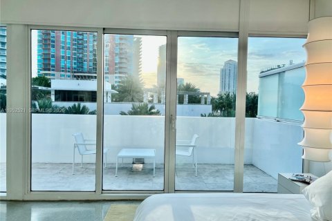 Condominio en alquiler en Miami Beach, Florida, 3 dormitorios, 143.63 m2 № 2054439 - foto 6