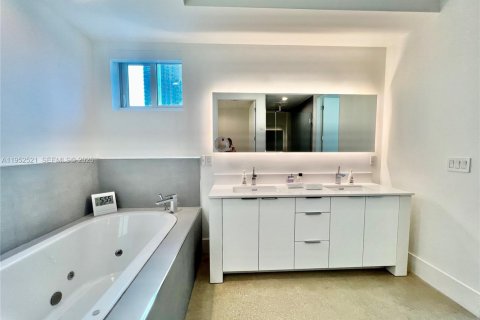 Condominio en alquiler en Miami Beach, Florida, 3 dormitorios, 143.63 m2 № 2054439 - foto 8