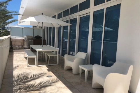 Condominio en alquiler en Miami Beach, Florida, 3 dormitorios, 143.63 m2 № 2054439 - foto 27
