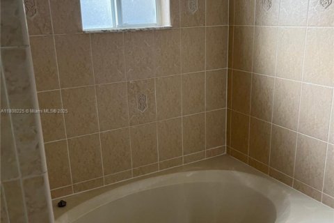 Купить виллу или дом в Майами, Флорида 4 спальни, 173.45м2, № 1935727 - фото 12