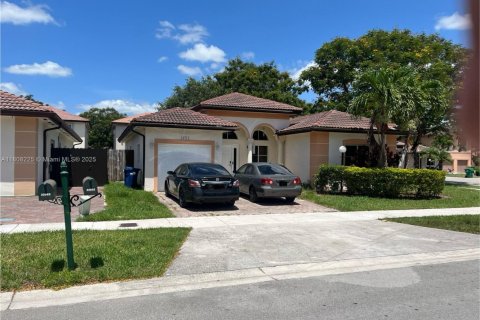 Купить виллу или дом в Майами, Флорида 4 спальни, 173.45м2, № 1935727 - фото 1