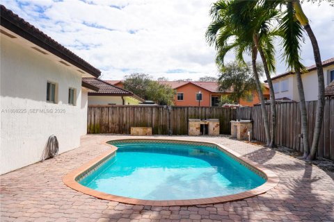 Villa ou maison à vendre à Miami, Floride: 4 chambres, 173.45 m2 № 1935727 - photo 27