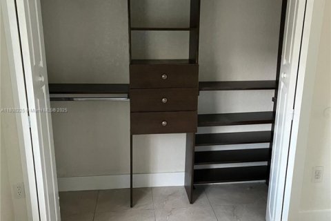 Купить виллу или дом в Майами, Флорида 4 спальни, 173.45м2, № 1935727 - фото 13