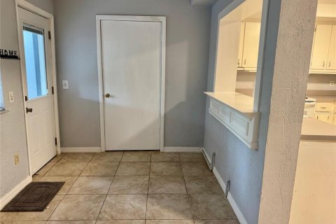 Townhouse in Lutz, Florida 2 bedrooms, 102.38 sq.m. № 1832217 - photo 2