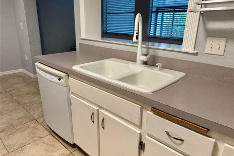 Townhouse in Lutz, Florida 2 bedrooms, 102.38 sq.m. № 1832217 - photo 3